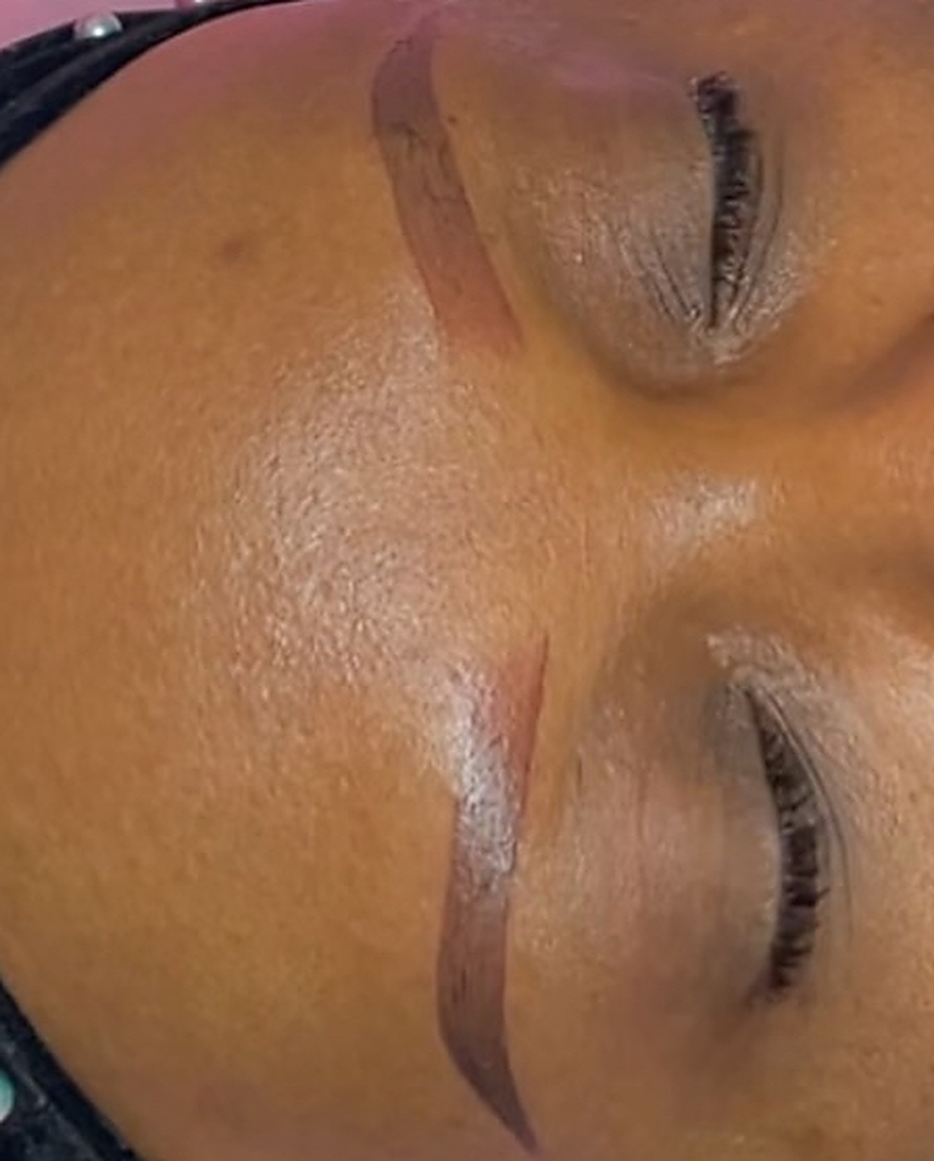 Freshly shaped and defined brows by Muse Mode Beauty, London Ontario